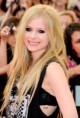 /album/imagenes/avril-lavigne-sosten-negro-cam-jpg/
